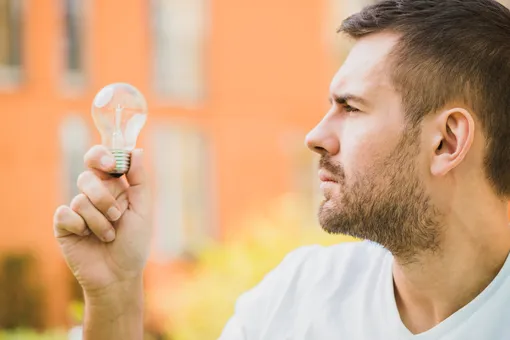 Застрянет ли лампочка во рту