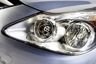 Да будет свет! Как отполировать автомобильные фары до блеска: простые способы