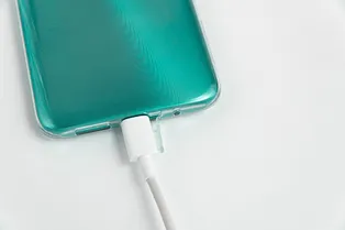 Проживет до завтра: 5 смартфонов с самой емкой батареей