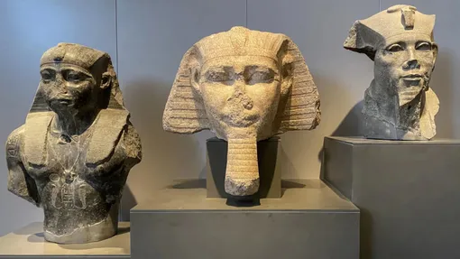 старые статуи