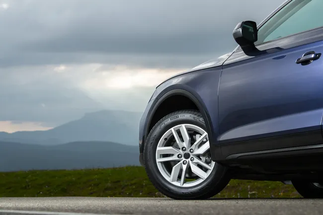 Эффект Коанда, полимерная химия и двойной контроль: почему шина — это не просто расходник