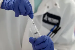 Минобороны начинает испытания вакцины на добровольцах