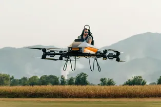 Одноместный летающий авто по цене Porsche — встречайте MC One