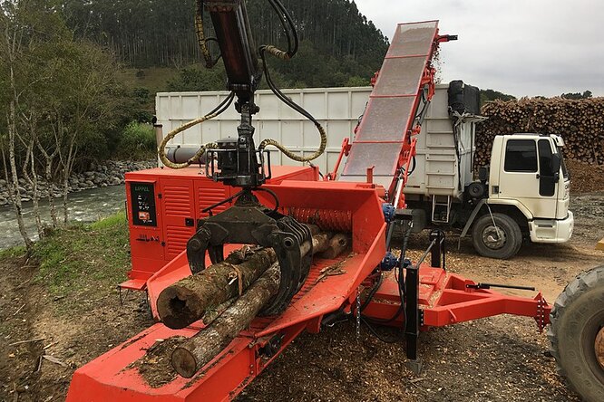 Как работает измельчитель веток