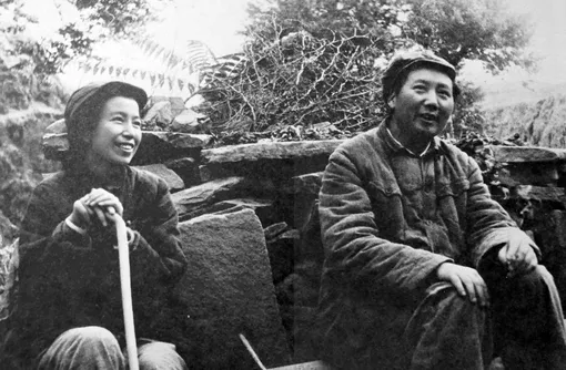 Мао Цзэдун и Цзянь Цин в Янане, Китай, 1936 год