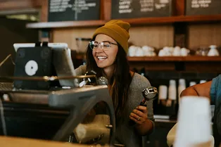 Не знаете, чем разнообразить кофе? Вот несколько интересных добавок для любимого напитка!