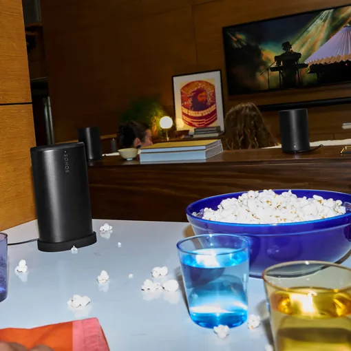 Портативная колонка с защитой от воды и емким аккумулятором