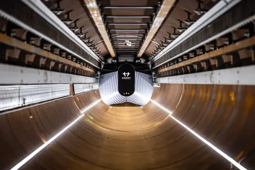 Hyperloop научился переходить с одного пути на другой – но скорости пока смешные