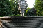 На Ваганьковском кладбище установили памятник-сцену, напечатанный на 3D-принтере