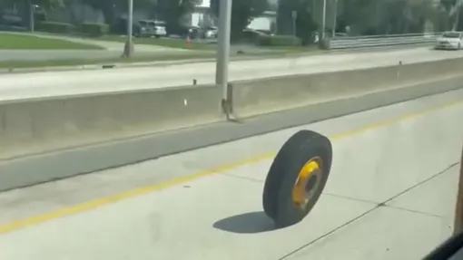 колесо отвалилось от автобуса — скриншот из видео