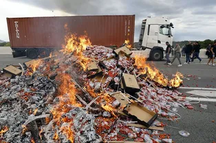 Во Франции вылили 24 тыс. литров и разбили 10 тыс. бутылок испанского вина! И вот почему