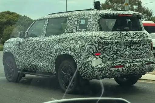 camouflaged mitsubishi pajero V camouflaged mitsubishi pajero V