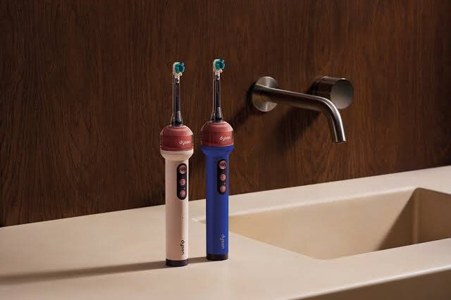 Обзор Dyson CameraJet: зубная щетка, которая сканирует вашу полость рта