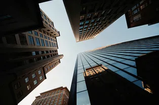 Город-герой: 5 романов, в которых мегаполис решает судьбы людей