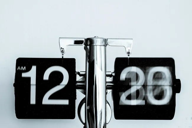 Почему с возрастом время идет быстрее — и как замедлить его