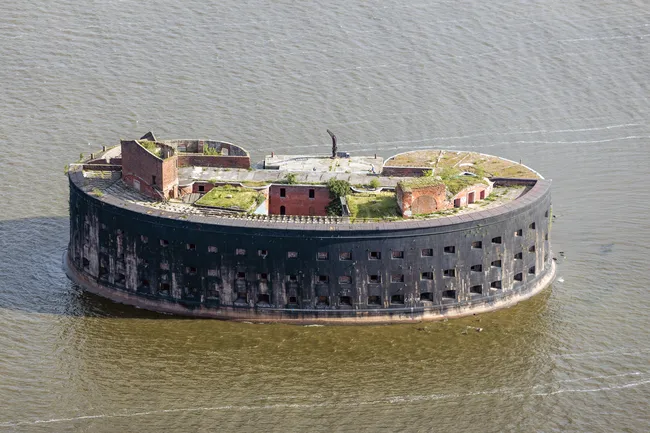 «Чумной форт»: как крепость в Финском заливе стала секретной лабораторией для создания вакцины от чумы