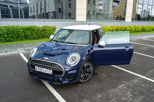 Мал, да удал: тест MINI John Cooper Works Мал, да удал: тест MINI John Cooper Works