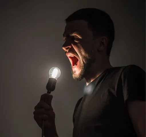 Как вытащить лампочку изо рта