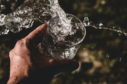 вода в стакане вода в стакане