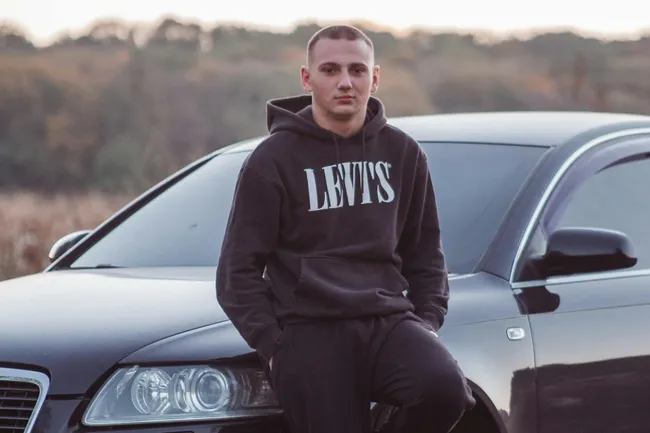 Что подарить парню, обожающему свою тачку: 20 бронебойных идей