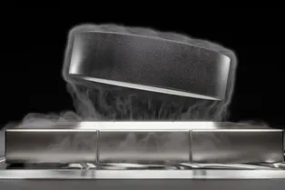 Физики увидели в квантовом хаосе скрытый порядок, и он может стать основой сверхпроводимости Физики увидели в квантовом хаосе скрытый порядок, и он может стать основой сверхпроводимости