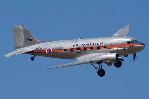 Douglas DC-3 самолет