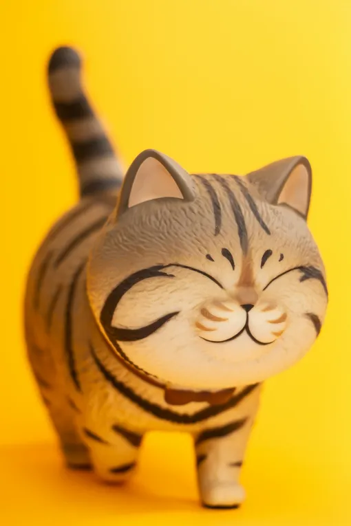Кот-игрушка