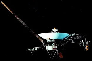 Voyager-1 первые за пять месяцев передал читаемые данные Voyager-1 первые за пять месяцев передал читаемые данные