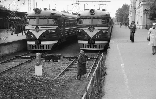 советский электропоезд эр9 советский электропоезд эр9