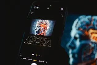 Как ИИ меняет психологию, идентичность и культуру людей