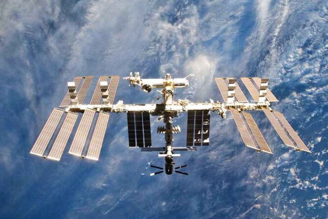 МКС уже 24 раза уклонялась от опасных объектов МКС уже 24 раза уклонялась от опасных объектов