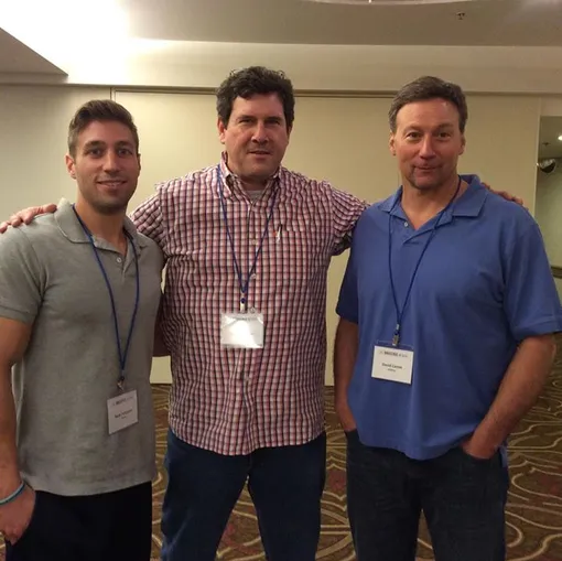 Дэвид Кэмм (справа)