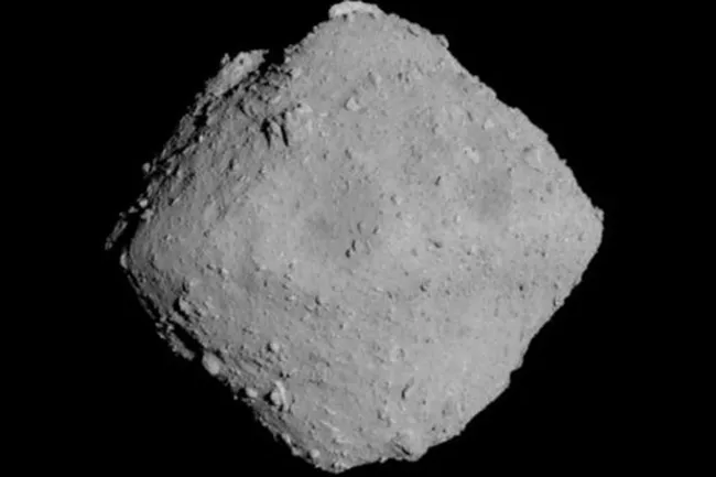 В породе астероида Рюгу нашли 5 ключевых генетических компонентов жизни на Земле