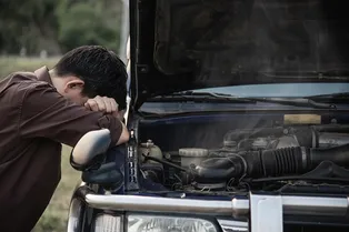 Машина не заводится, а все индикаторы в порядке: что делать