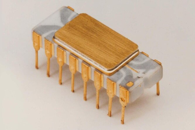 Легендарному Intel 4004 исполнилось 50 лет: первый процессор на одном-единственном чипе Легендарному Intel 4004 исполнилось 50 лет: первый процессор на одном-единственном чипе