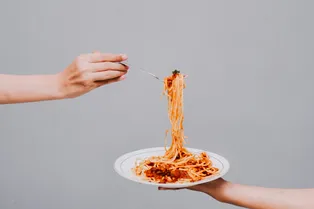 Ученые раскрыли секрет идеальных спагетти — это глютен и соль Ученые раскрыли секрет идеальных спагетти — это глютен и соль