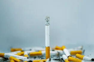 Если вы бросите курить в 35 лет, вы продлите жизнь на 8 лет. Но что, если вам 75?