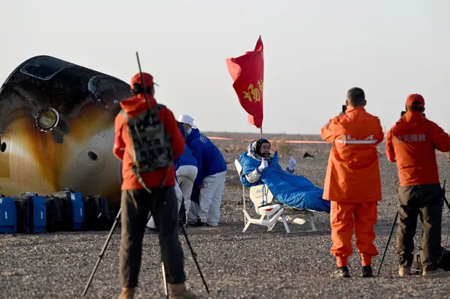 Фанаты молили Илона Маска спасти экипаж Shenzhou-20. Мы смеялись, потом задумались
