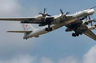 Ту-95 дозаправился в небе над Волгой: видео Ту-95 дозаправился в небе над Волгой: видео