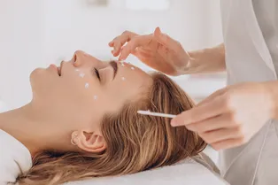 Коллаген: почему маски и БАДы бесполезны и что действительно работает — объясняют косметологи