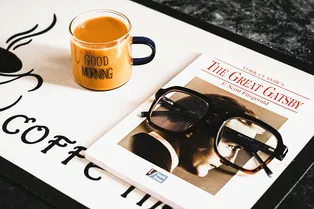 Проверка общих знаний: от геометрии до зарубежной литературы. Ответите на 5 вопросов?