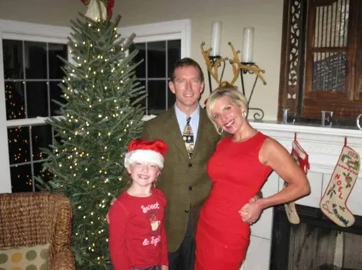 Молодой Даг Бенефилд со своей покойной женой Рене и дочерью Евой. /