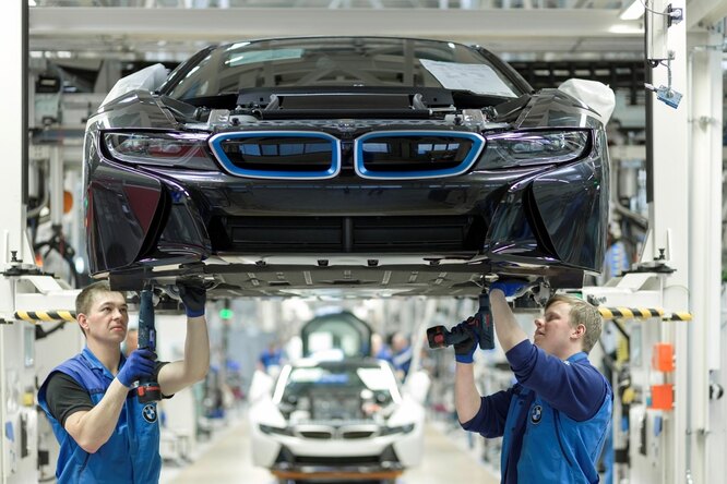 Алкоголики нанесли BMW ущерб в миллион евро Алкоголики нанесли BMW ущерб в миллион евро
