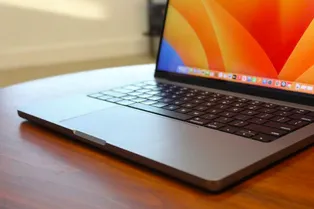 Стоит ли покупать MacBook Pro с M2 или лучше подождать M3? Стоит ли покупать MacBook Pro с M2 или лучше подождать M3?