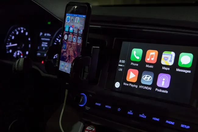 В CarPlay могут внедрить CharGPT и другие голосовые помощники