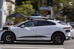 Угнать беспилотник Google попытался житель Калифорнии. Автопилот победил