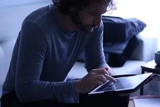 Работа и развлечения в телефоне по ночам могут вызвать депрессию! Вот как обезопасить себя Работа и развлечения в телефоне по ночам могут вызвать депрессию! Вот как обезопасить себя