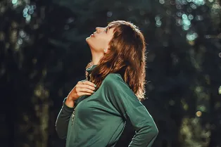 Ученые выяснили, почему у женщин во время менопаузы есть «туман в голове» Ученые выяснили, почему у женщин во время менопаузы есть «туман в голове»