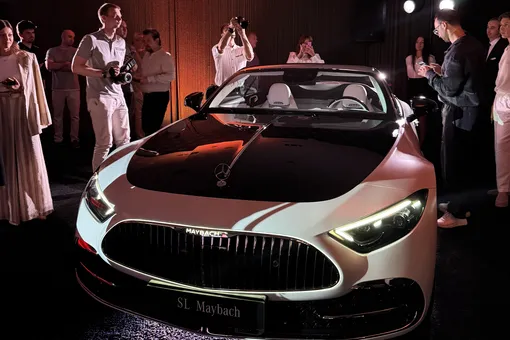 В Россию привезли первые двухместные автомобили Mercedes-Maybach SL 680 В Россию привезли первые двухместные автомобили Mercedes-Maybach SL 680