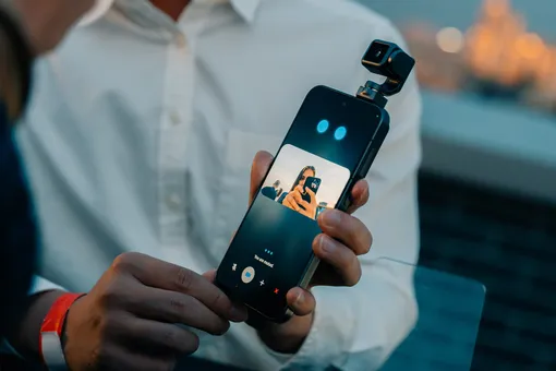 Наконец-то: в МАММ показали прототип Honor Robot Phone, представленный этой весной Наконец-то: в МАММ показали прототип Honor Robot Phone, представленный этой весной